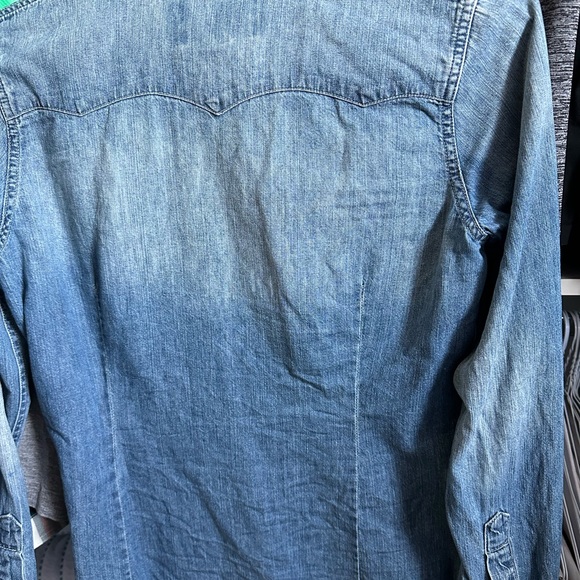 Levi’s top - Picture 3 of 3